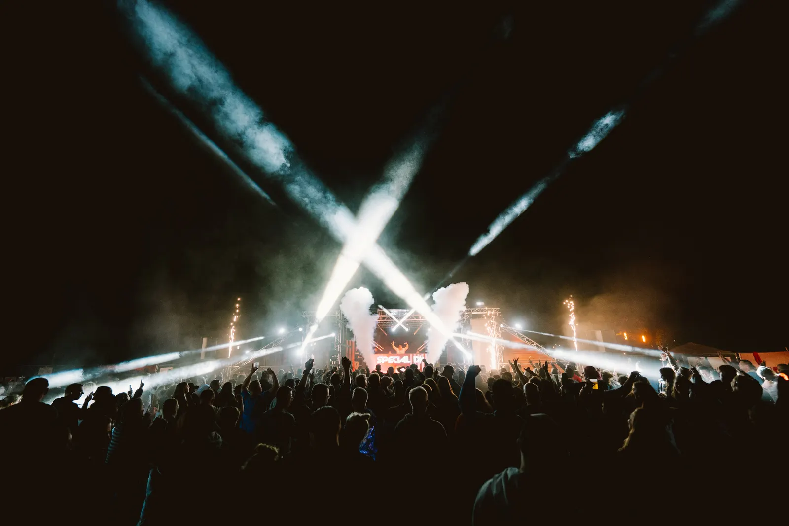 Lasers over the festival crowd